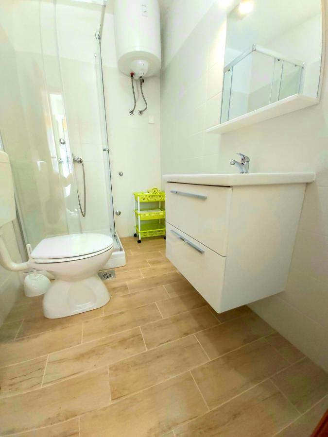 La Meri Apartment Cunski Luaran gambar
