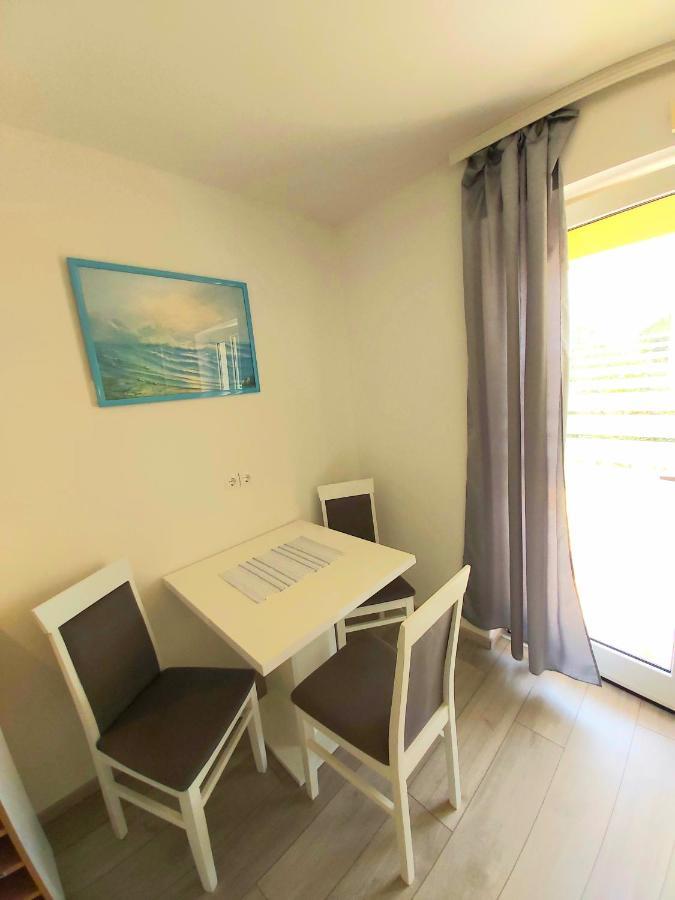 La Meri Apartment Cunski Luaran gambar