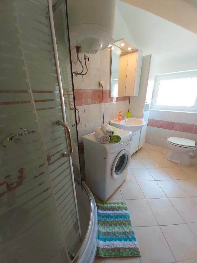 La Meri Apartment Cunski Luaran gambar
